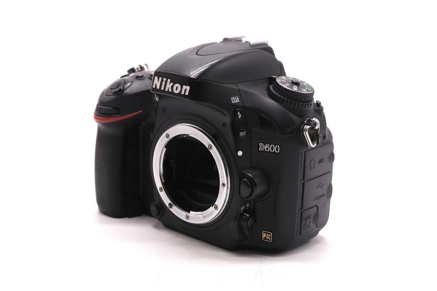 Nikon D600 body в упаковке (пробег 326475 кадров)