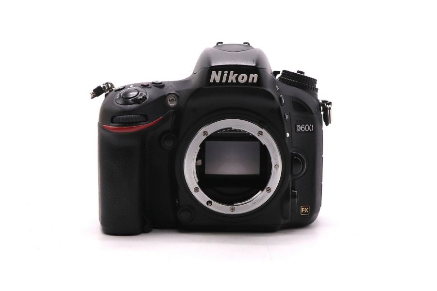 Nikon D600 body в упаковке (пробег 326475 кадров)
