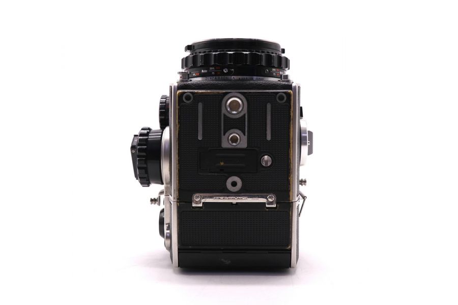 Zenza Bronica EC Black 6x6 + Nikkor-P 75mm f/2.8
