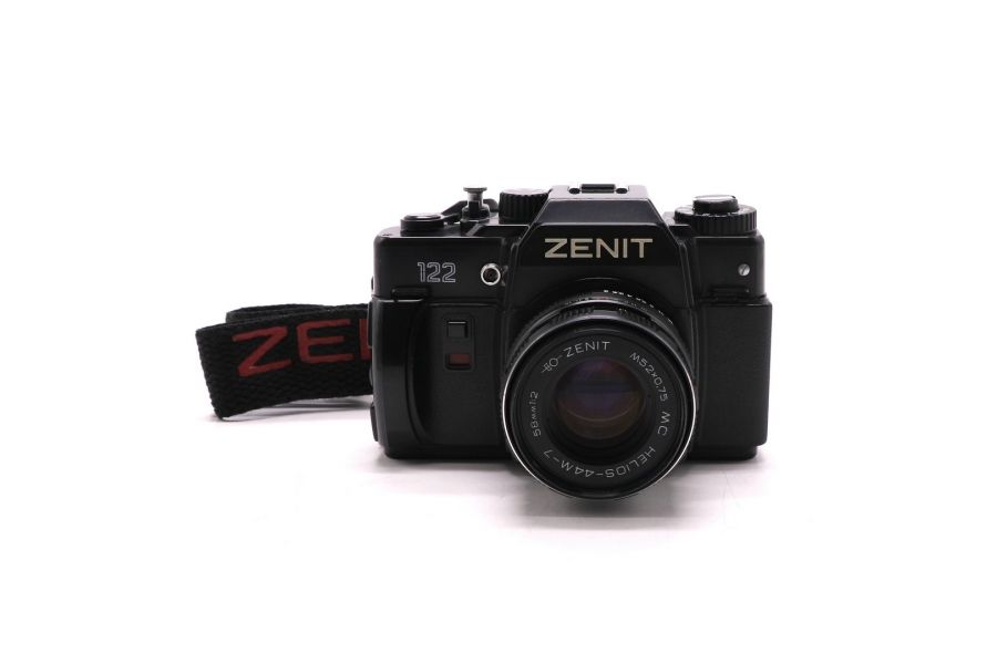 Зеркальная фотокамера Зенит 122 kit Гелиос-44М-7