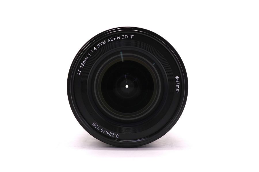 Viltrox AF 13mm f/1.4 E for Sony E в упаковке
