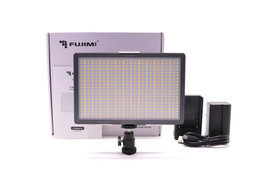 Светодиодный осветитель FUJIMI FJL-SMD520B в упаковке