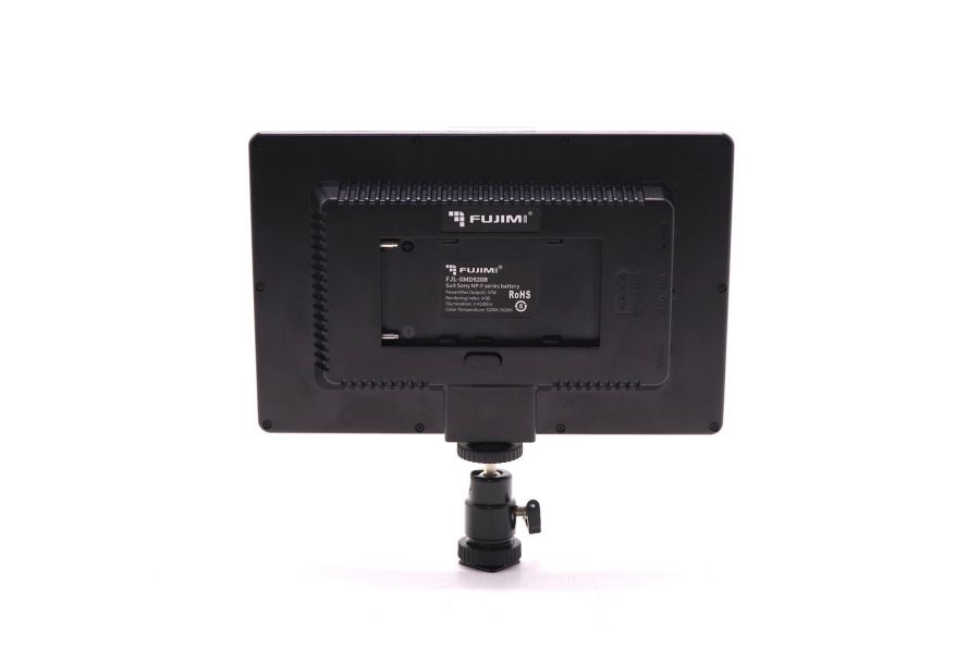 Светодиодный осветитель FUJIMI FJL-SMD520B в упаковке