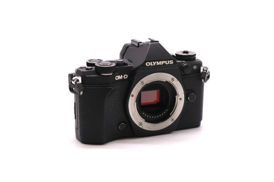 Olympus OM-D E-M5 II body в упаковке (пробег 20800 кадров)