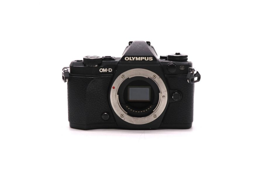 Olympus OM-D E-M5 II body в упаковке (пробег 20800 кадров)
