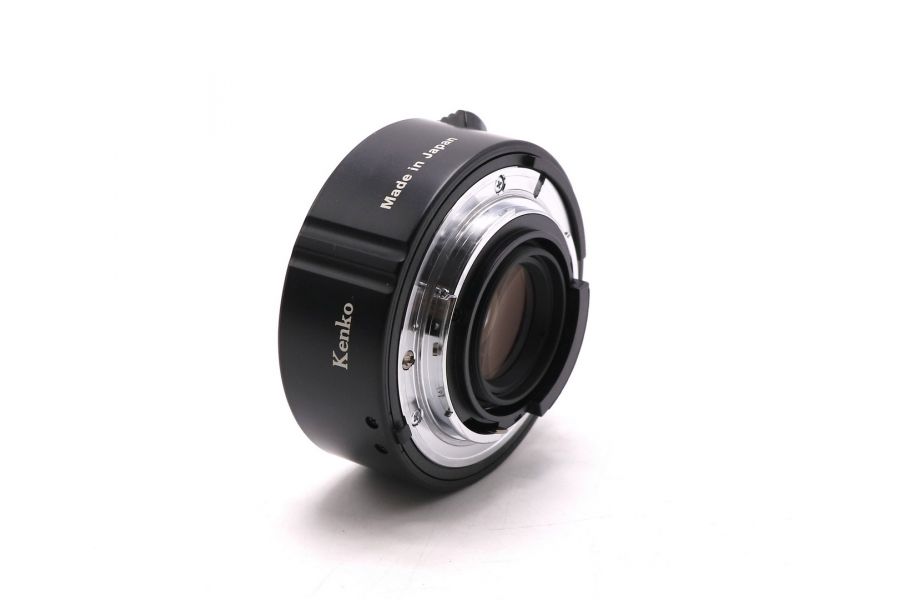 Телеконвертер Kenko Teleplus MC4 AF 2X DGX в упаковке