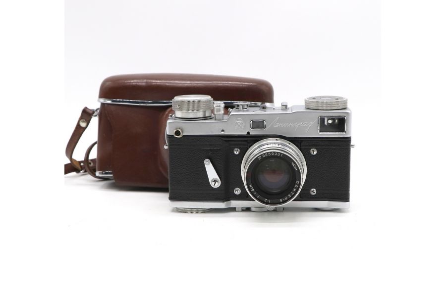 Плёночная дальномерная камера Ленинград + Юпитер-8