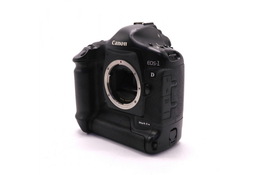Canon EOS 1D Mark II N body (пробег 146400 кадров)
