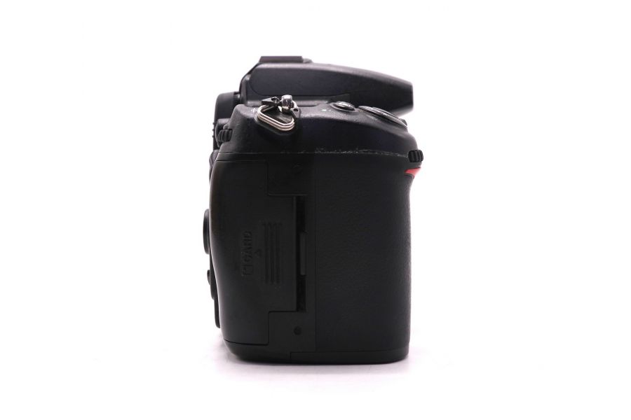 Nikon D7000 body в упаковке (пробег 102700 кадров)