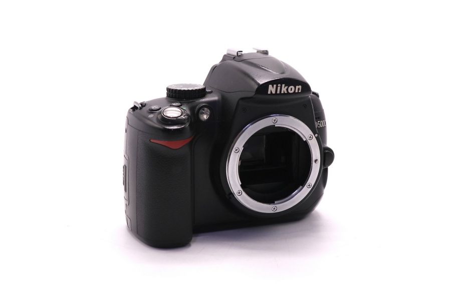 Фотокамера Nikon D5000 body (пробег 107015 кадров)