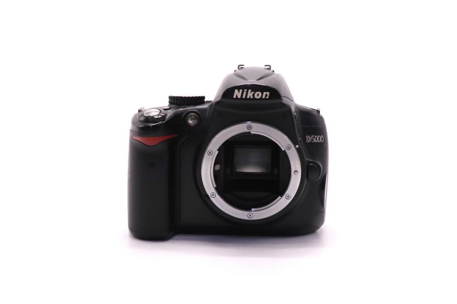 Фотокамера Nikon D5000 body (пробег 107015 кадров)