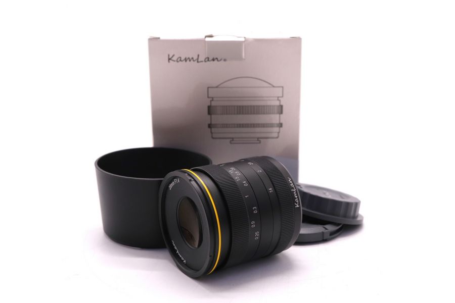 KamLan 28mm f/1.4 Micro 4/3 в упаковке
