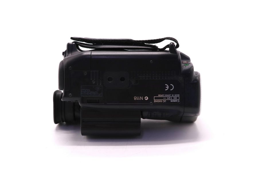 Компактная видеокамера формата Hi8 Canon UC-X45Hi