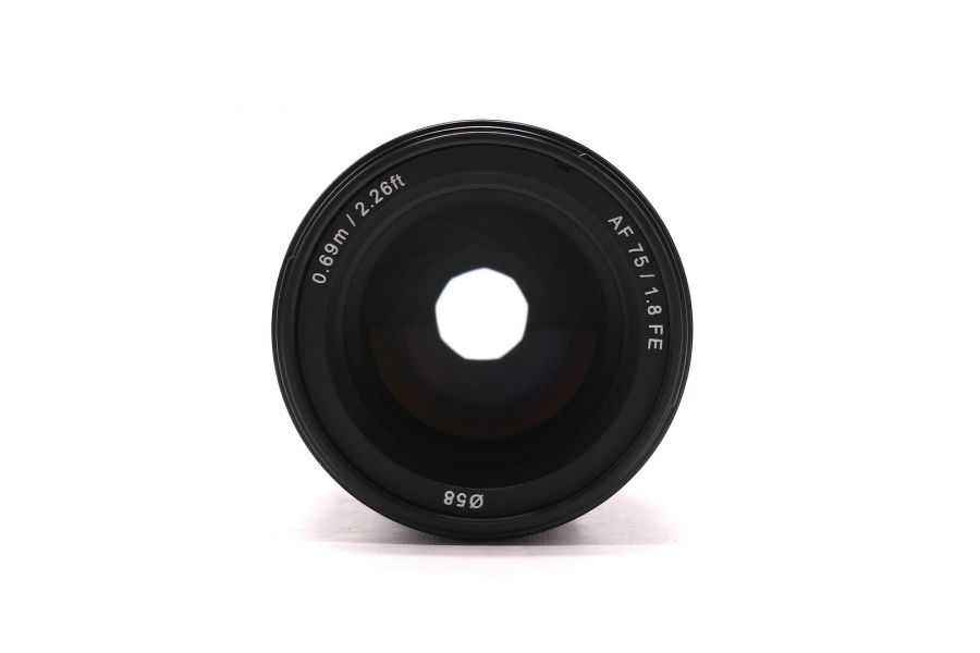 Объектив автофокусный Samyang 75mm F1.8 для Sony FE в упаковке