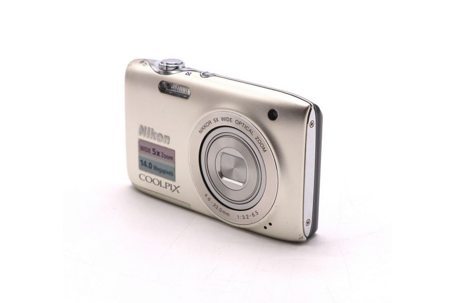 Компактный Nikon Coolpix S3100 в упаковке 