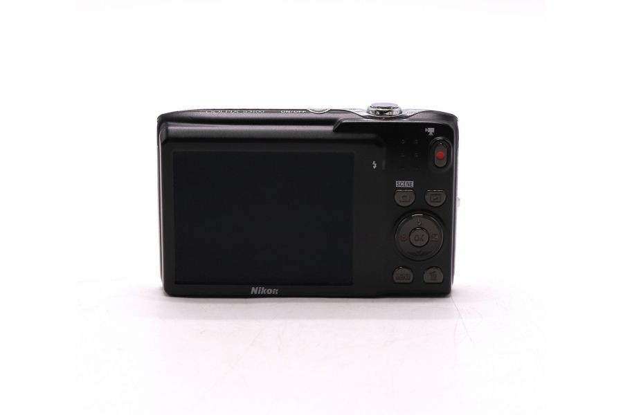 Компактный Nikon Coolpix S3100 в упаковке 