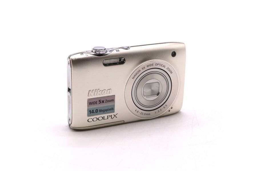 Компактный Nikon Coolpix S3100 в упаковке 