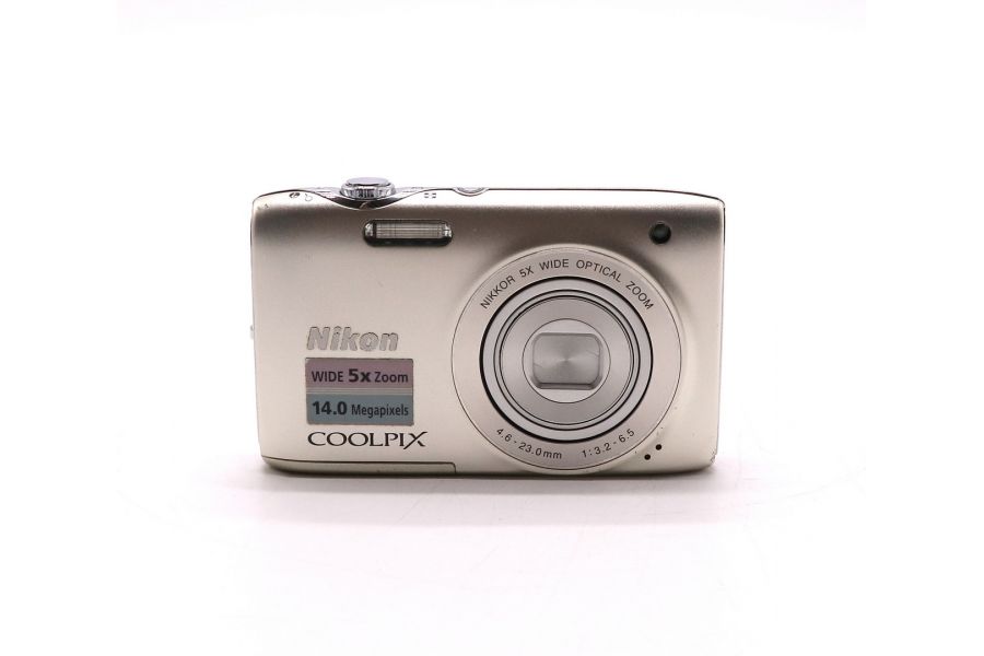 Компактный Nikon Coolpix S3100 в упаковке 