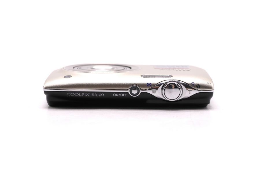 Компактный Nikon Coolpix S3100 в упаковке 