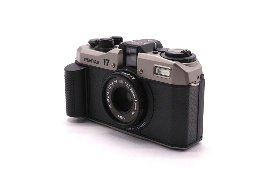 Пленочный фотоаппарат Pentax 17 в упаковке