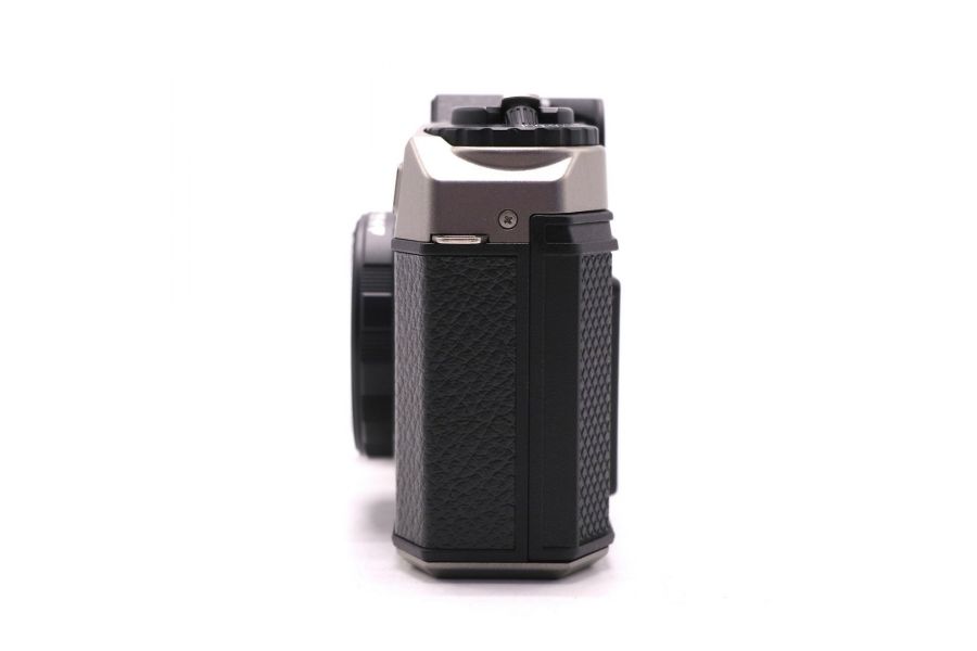 Пленочный фотоаппарат Pentax 17 в упаковке