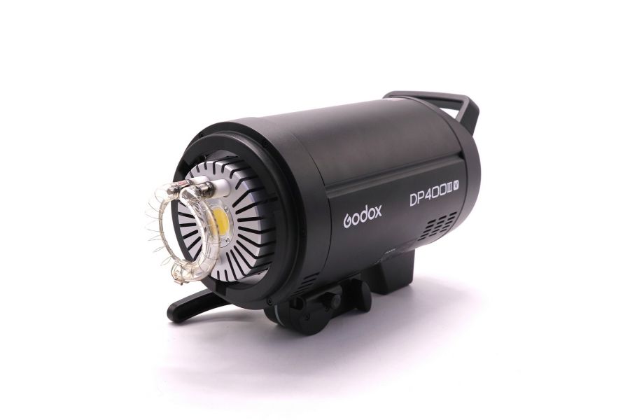 Вспышка студийная Godox DP400IIIV в упаковке