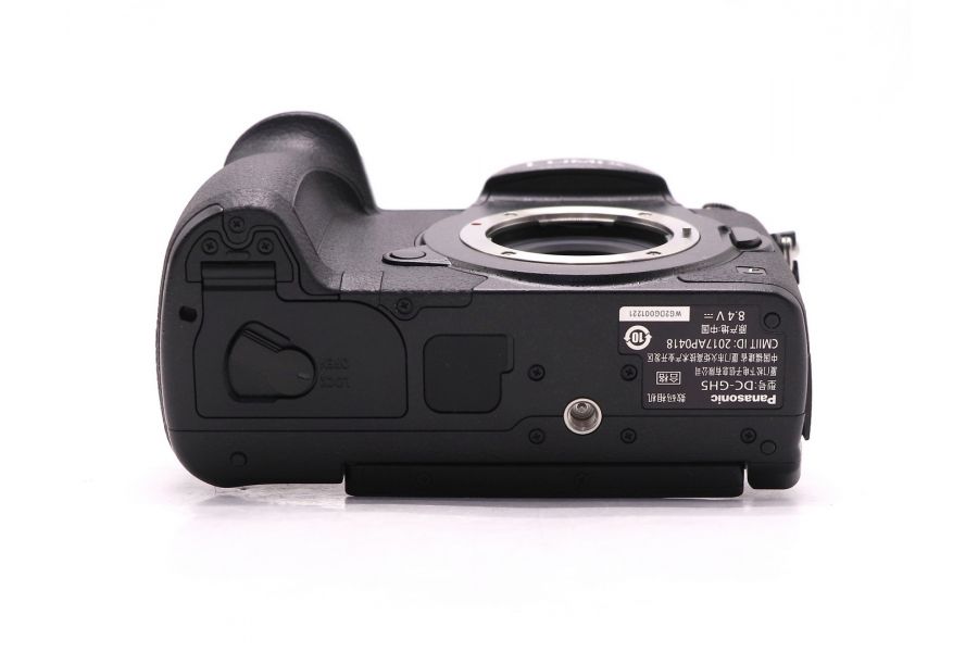 Panasonic Lumix DC-GH5 body в упаковке (пробег 45 кадров)