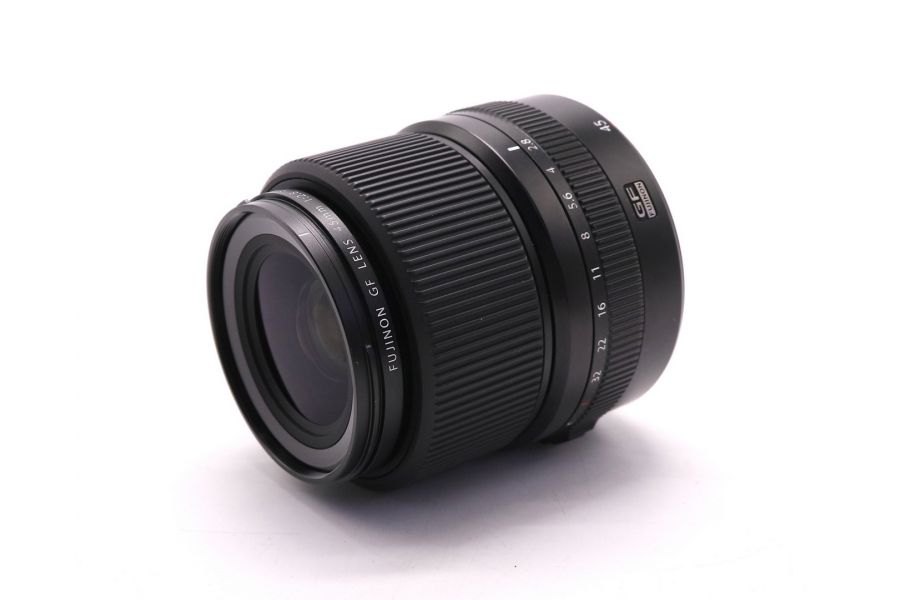 Объектив Fujifilm GF 45mm f/2.8 R WR в упаковке