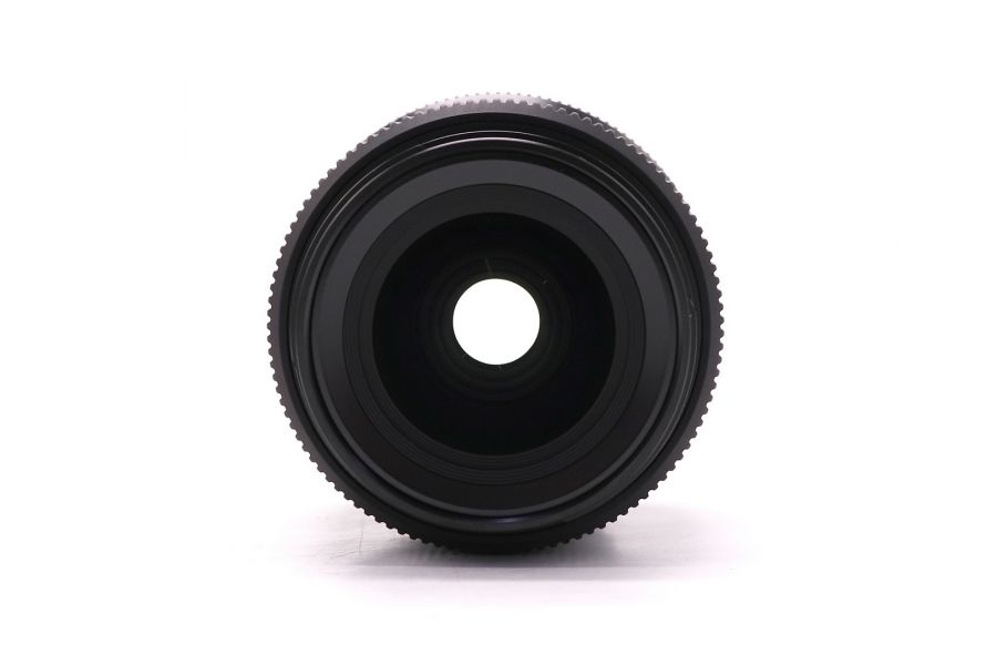 Объектив Fujifilm GF 45mm f/2.8 R WR в упаковке