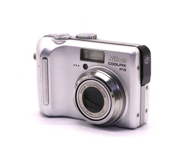 Компактная цифровая камера Nikon Coolpix P2