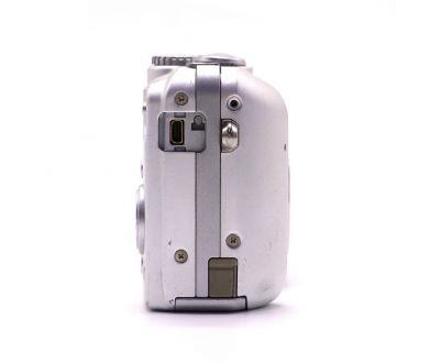 Компактная цифровая камера Nikon Coolpix P2
