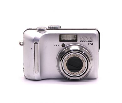 Компактная цифровая камера Nikon Coolpix P2