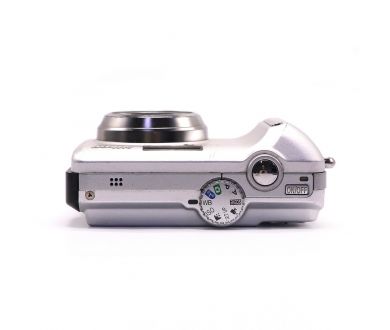 Компактная цифровая камера Nikon Coolpix P2