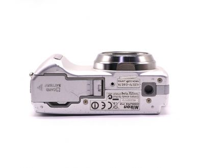 Компактная цифровая камера Nikon Coolpix P2