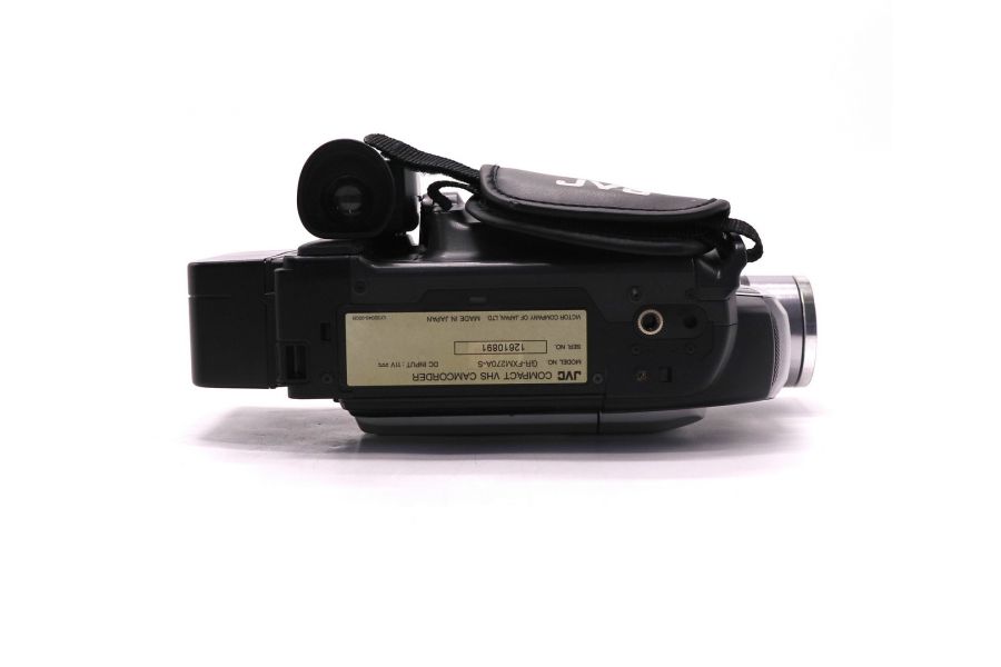 Аналоговая видеокамера JVC GR-FXM270 в упаковке
