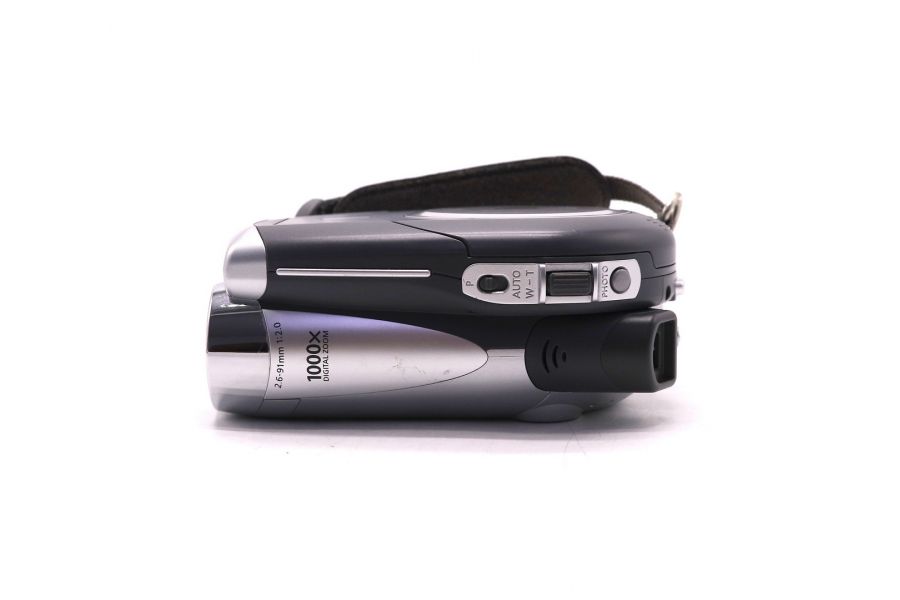 Компактная цифровая видеокамера Canon DC211