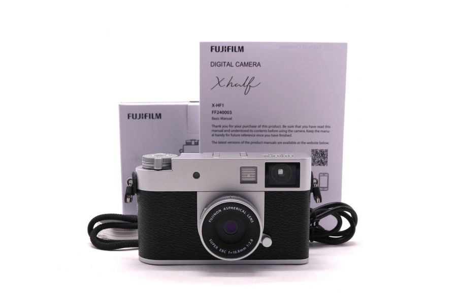 Компактный фотоаппарат Fujifilm X half в упаковке