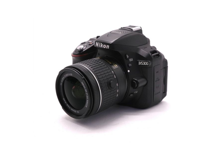 Nikon D5300 kit в упаковке (пробег 13000 кадров)