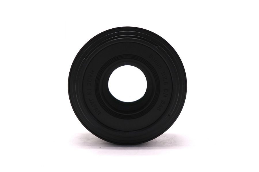 Sigma AF 60mm f/2.8 DN Art Sony E в упаковке