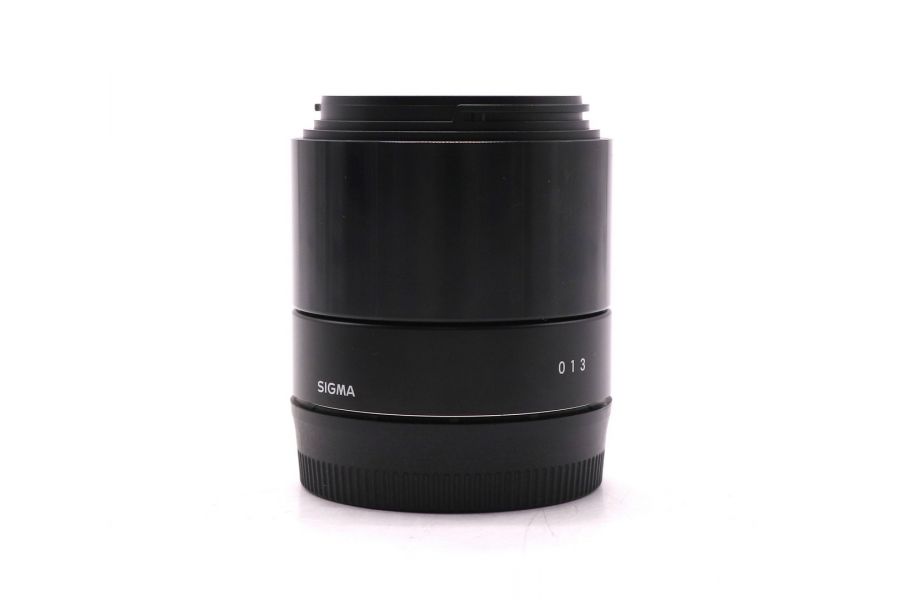 Sigma AF 60mm f/2.8 DN Art Sony E в упаковке