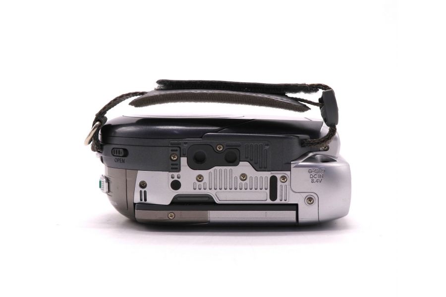 Видеокамера компактная цифровая Canon DC230