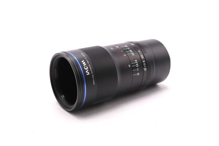Laowa 100mm f/2.8 Ultra Macro APO в упаковке для Canon RF