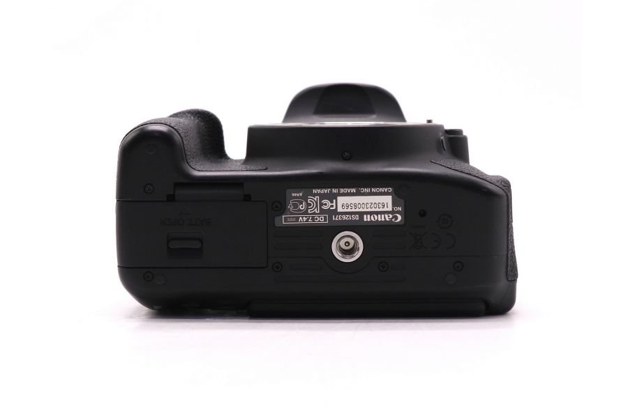 Canon EOS 650D body (пробег 13360 кадров)