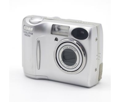 Фотокамера компактная Nikon Coolpix E4600
