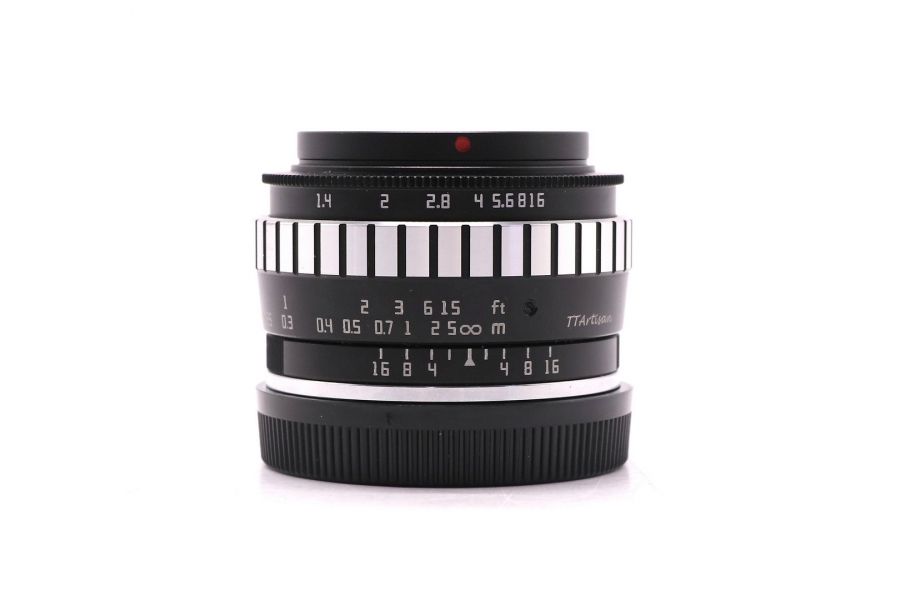 Объектив TTArtisan 23mm f/1.4 Canon EOS M в упаковке