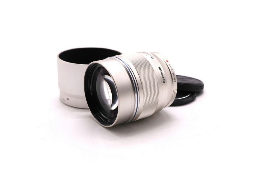 Olympus M.Zuiko Digital 75mm f/1.8 ED MSC серебристый