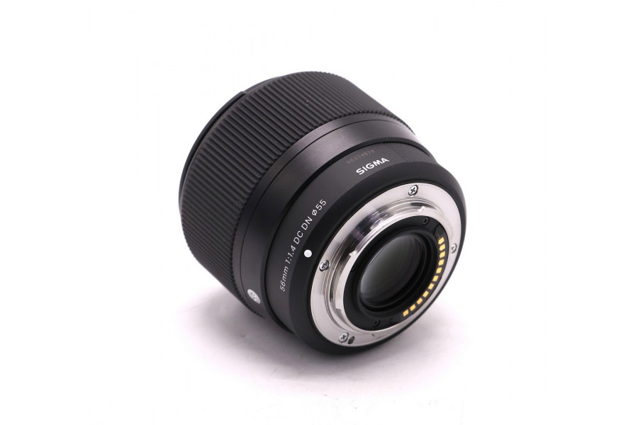 Sigma 56mm f/1.4 DC DN Contemporary for Micro 4/3 в упаковке