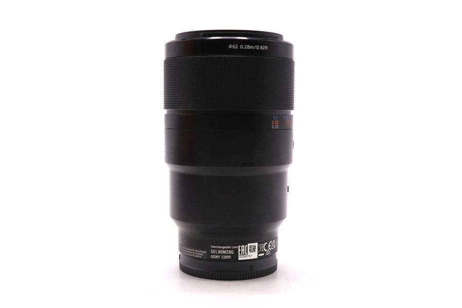 Sony FE 90mm f/2.8 Macro G OSS (SEL90M28G) в упаковке