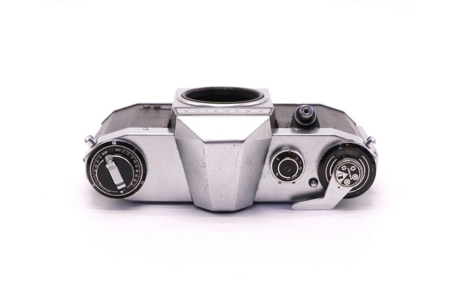 Немецкая плёночная камера Praktica Nova body