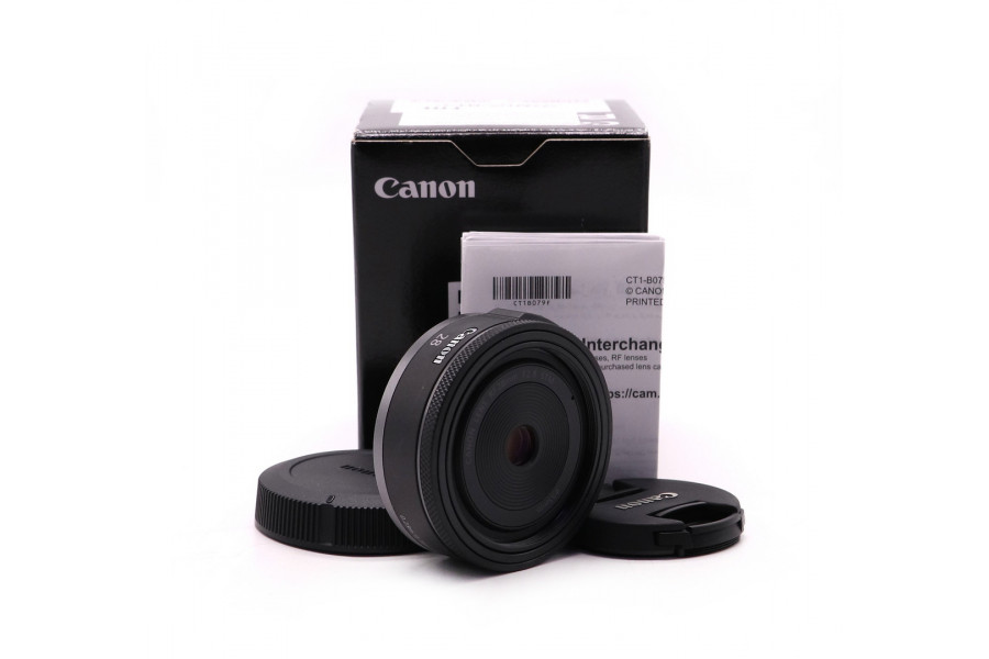 Объектив Canon RF 28mm f/2.8 STM в упаковке